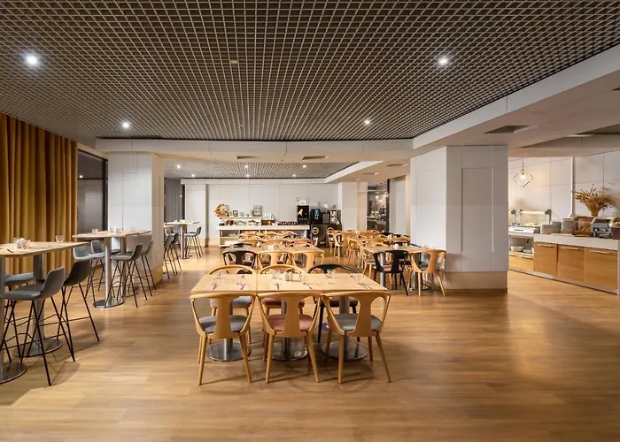 Mercure Unirii מלון