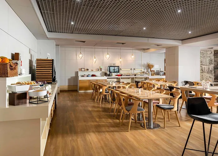 Mercure Unirii מלון