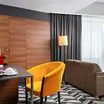 Mercure Unirii מלון