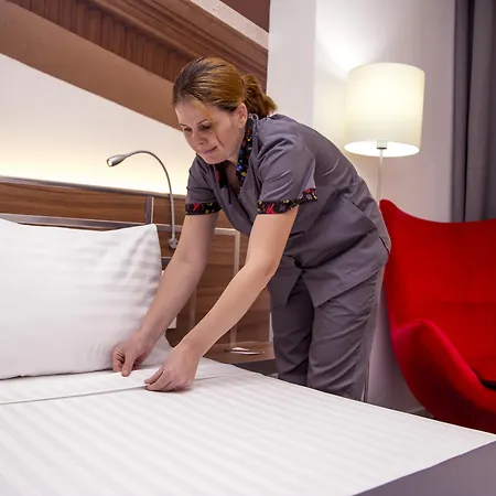 Mercure Unirii מלון 4*