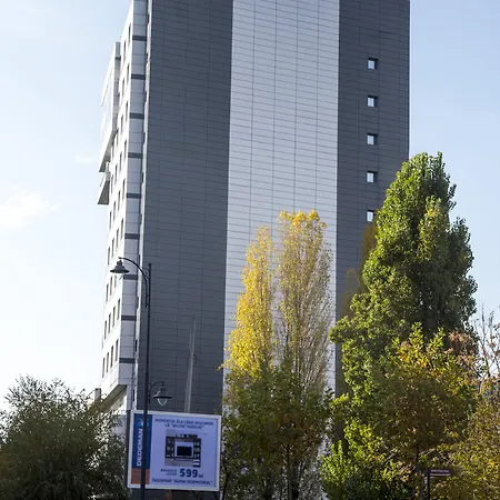 布加勒斯特乌尼里美居酒店 酒店 4*