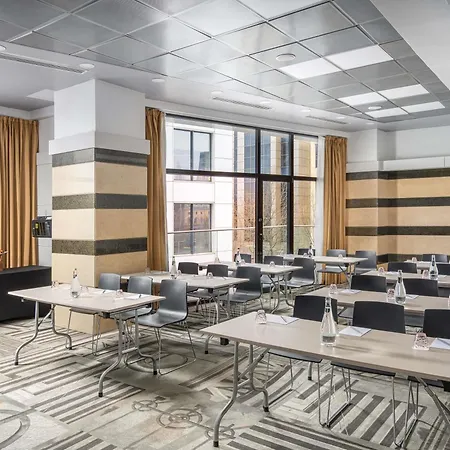 酒店 布加勒斯特乌尼里美居酒店